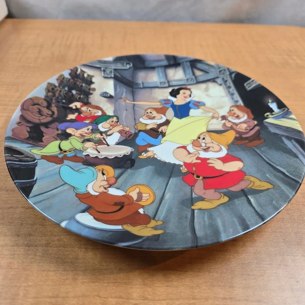 The Dance of Snow White and the Seven Dwarfs Disney 8.5